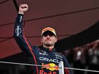 Макс Ферстаппен на подиуме в Абу-Даби, фото XPB