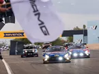 Mercedes-AMG финишируют на Нюрбургринге, слева машина победителей, справа - команды Макса Ферстаппена, фото Mercedes-AMG