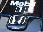 Логотип Honda на носовом обтекателе McLaren