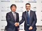 Руководитель Calsonic Kansei Хироши Мория и коммерческий директор McLaren Джон Купер