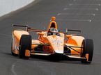 Фернандо Алонсо за рулём машины команды Andretti в цветах McLaren на тестах в Индианаполисе