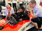 Эмерсон Фиттипальди в кокпите своей чемпионской машины, McLaren M23