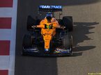 Пато О'Вард за рулём McLaren MCL35M на тестах в Абу-Даби
