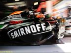 Реклама алкогольной продукции на машине Force India