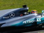 Льюис Хэмилтон за рулём Mercedes W08 на тестах в Барселоне