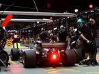 Команда Mercedes отрабатывает пит-стопы в Сингапуре, 2017 год