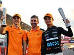 Гонщики McLaren и Андреа Стелла, руководитель команды, после двойного подиума в Японии