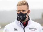 Мик Шумахер в униформе Alfa Romeo на прошлогоднем Гран При Айфеля