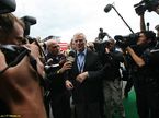 Макс Мосли в центре внимания прессы на Гран При Великобритании 2009 года
