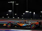 Оскар Пиастри за рулём McLaren MCL60 на трассе в Катаре