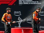 Гонщики McLaren на подиуме в Имоле, фото XPB