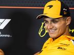 Ландо Норрис на пресс-конференции FIA в Барселоне, фото XPB
