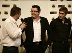 Глава Lotus Renault GP Эрик Булье и Виталий Петров на гоночной выставке в Бирмингеме