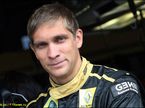 Виталий Петров в паддоке Гран При Германии