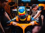 Оскар Пиастри в кокпите машины McLaren, фото пресс-службы команды