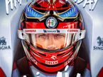 Плакат Alfa Romeo Racing в честь дня рождения Кими Райкконена