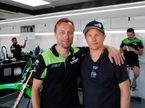 Кими Райкконен (справа) и Антти Пюрхоенен, фото пресс-службы команды Kawasaki Racing