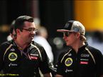 Пилот Lotus F1 Кими Райкконен с руководителем команды Эриком Булье