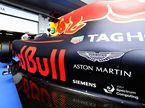 Логотип IBM Spectrum Computing на машине Red Bull Racing