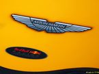 Логотип Aston Martin на машине Red Bull Racing, 2016 год