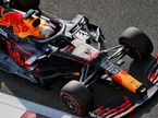 Макс Ферстаппен за рулём машины Red Bull Racing с силовой установкой Honda