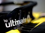 Логотип BP на машине Renault