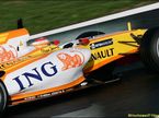 Логотип ING на машинах Renault F1