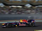 Себастьян Феттель за рулем Red Bull - Renault на трассе в Абу-Даби