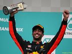 Даниэль Риккардо на подиуме в Малайзии