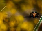Машина McLaren на трассе в Имоле, 2020 год, фото пресс-службы команды
