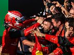 Команда Ferrari поздравляет Шарля Леклера с победой в Мельбурне