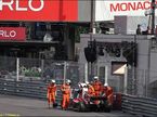 Эвакуация машины Джорджа Расселла в Монако