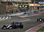 Джордж Расселл за рулём машины Williams на дистанции Гран При Бахрейна