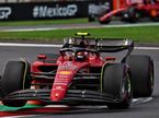 Карлос Сайнс за рулём Ferrari F1-75 на трассе Гран При Мехико, фото XPB