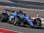 Карлос Сайнс за рулём Williams FW48 на тестах в Бахрейне
