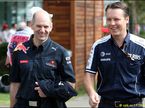 Эдриан Ньюи (Red Bull) и Сэм Майкл (Williams) на Гран При Австралии'10