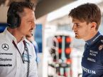 Логан Сарджент и его гоночный инженер в боксах Williams на тестах в Бахрейне, фото XPB