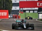 Льюис Хэмилтон за рулём Mercedes W11 на трассе в Имоле, фото XPB