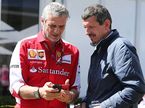 Гюнтер Штайнер (справа) и Маурицио Арривабене, руководитель команды Ferrari