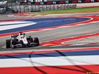 Никита Мазепин за рулём машины Haas F1 на трассе в Остине