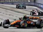 Левая торцевая пластина McLaren Ландо Норриса была повреждена сразу после старта, фото XPB