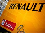 Трейлер с логотипами Renault и Total