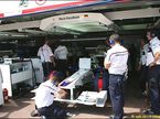 BMW Sauber. Боксы Ника Хайдфельда