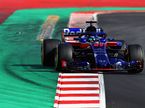 Брендон Хартли за рулём STR13 на трассе в Барселоне