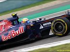 Логотип NOVA Chemicals на машине Toro Rosso