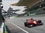Победитель субботней гонки GP2 в Малайзии Луис Разиа