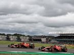 Машины Ferrari на трассе в Сильверстоуне, фото XPB