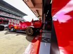 Шарль Леклер за рулём Ferrari на тестах в Барселоне, фото пресс-службы Ferrari