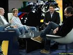 Герхард Бергер (справа), Себастьян Феттель и Эдриан Ньюис в эфире Servus TV, 2010 год