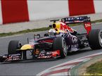 Себастьян Феттель за рулем RB9 на тестах в Барселоне
